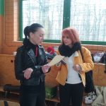 Aleksandra Malarz udzielająca wywiadu na radia kielce na targach pracy w sandmierzu