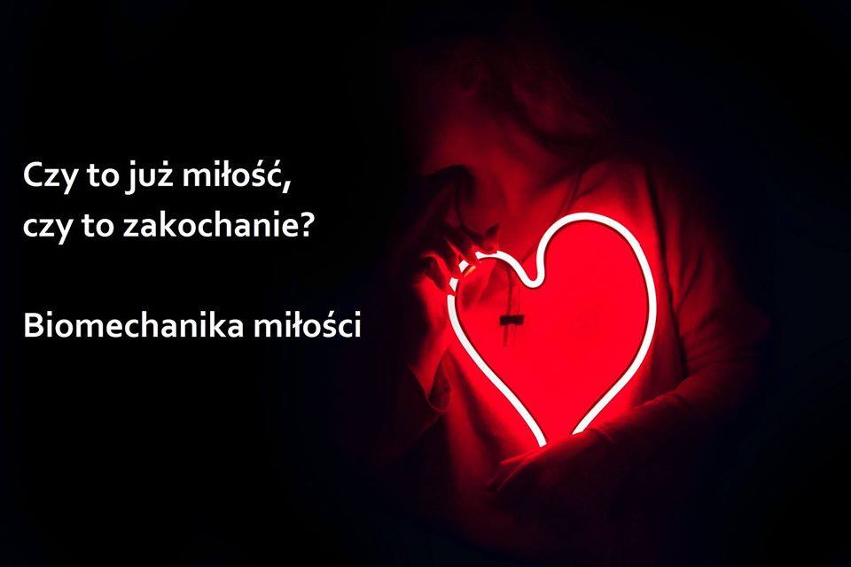 Kobieta trzymająca świecące serce, reklama wykładu biomechanika miłości m. makowskiej