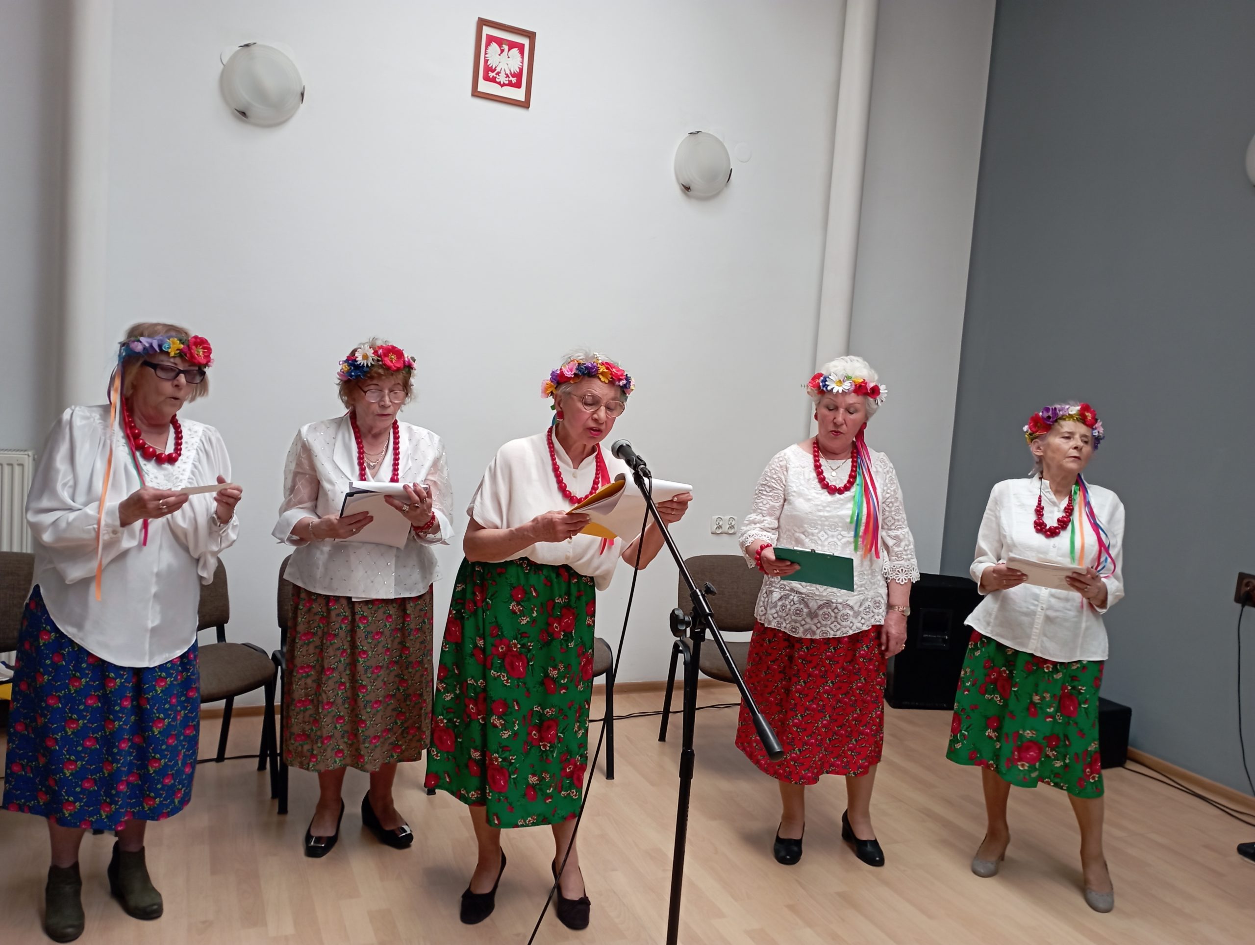 Grupa artystycznomuzyczna śpiewaki sandomierskiego uniwersytetu trzeciego wieku