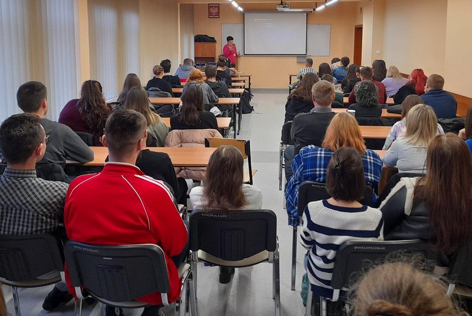 Studenci podczas szkolenia z WCR w Sandomierzu